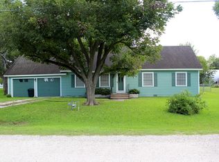 307 5th St, Louise, TX 77455