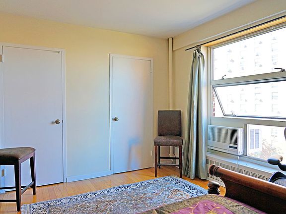 4th image of 80 La Salle St APT 11B