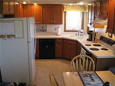 2nd image of 1255 Cherry St