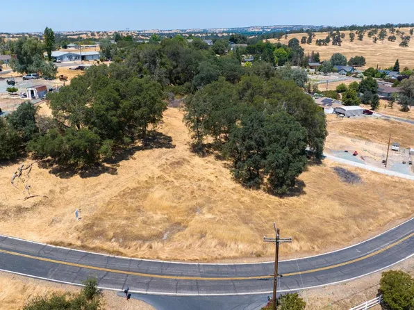 4585 Roadrunner Dr, Ione, CA 95640