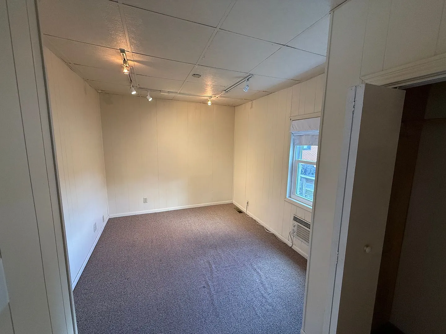 933 Robinson St — Photo 3