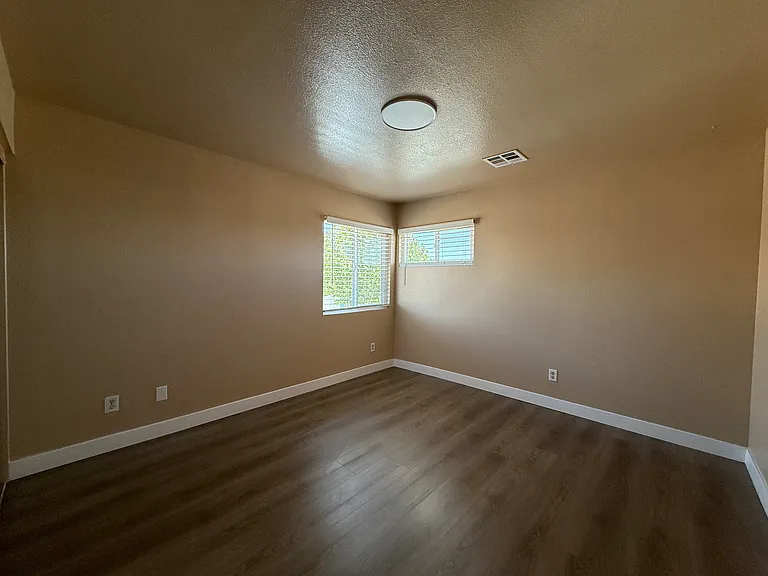 43834 Easy St — Photo 11
