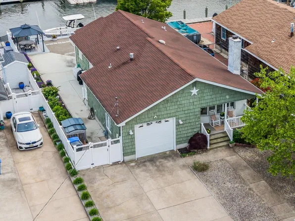 29 Green Island Road, Toms River, NJ 08753