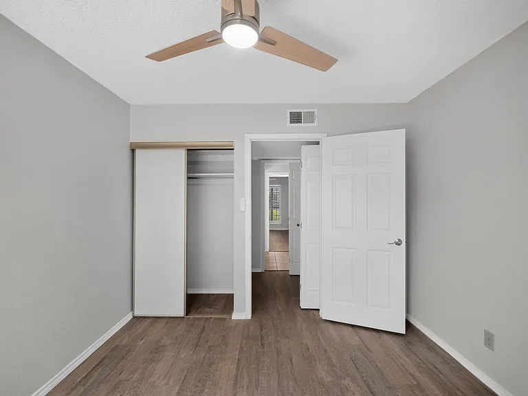 2111 E Belt Line Rd — Photo 13