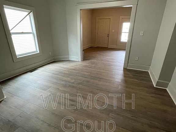 4th image of 1209 N Dearborn St