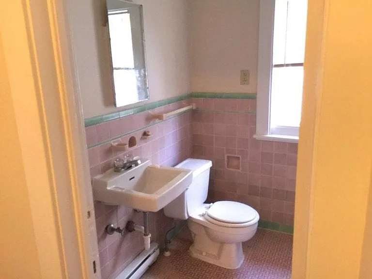 253 Eastern Ave SE - 1 — Photo 10