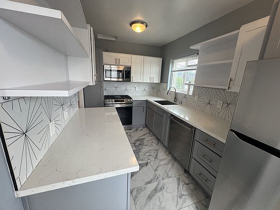 5th image of 2221 Polk Ave