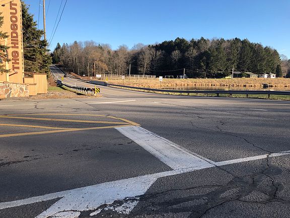 3rd image of 308 Parkwood Dr