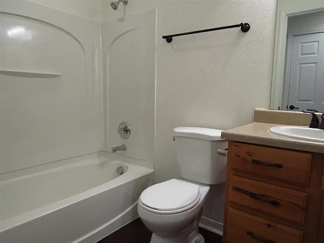 1572 W 540 N — Photo 12