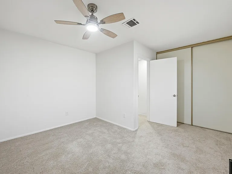 73 Winchester Dr — Photo 3