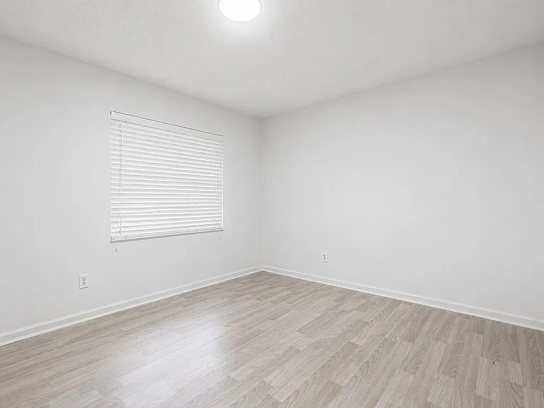 190 Parkwood Dr — Photo 22