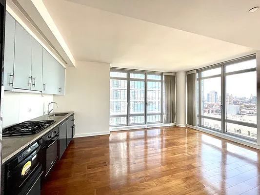 Rented by YouYork Management LLC | media 8