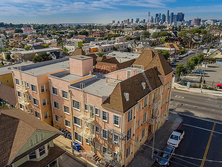 Soto Rose Apartments — Photo 48