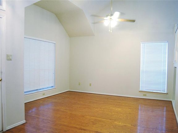 3rd image of 4444 Crane Dr