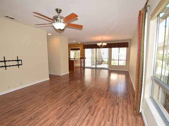 3rd image of 10569 Caminito Glenellen
