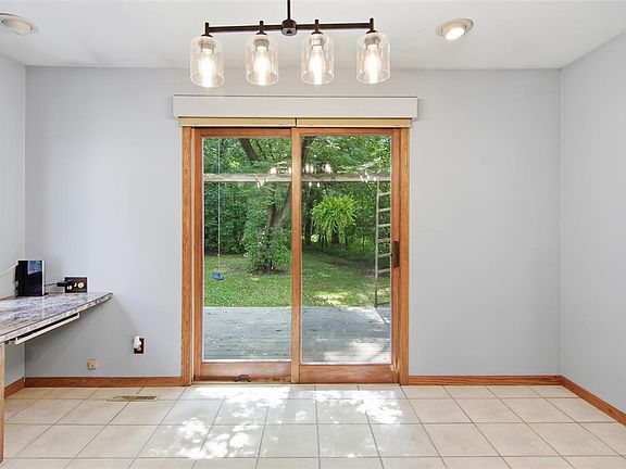 5th image of 2319 Hillside Road