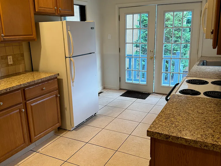 436 N Front St — Photo 5