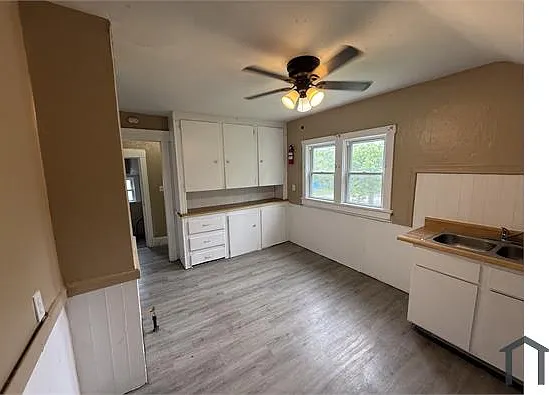 3 bed, 792 sqft, $1,470 — Photo 2