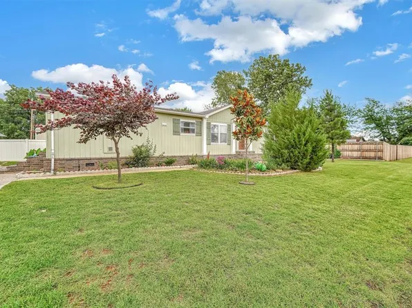 1821 W B Ave, Elk City, OK 73644