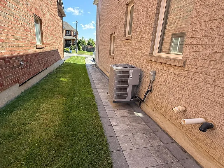 1870 Esterbrook Dr #BASEMENT — Photo 4