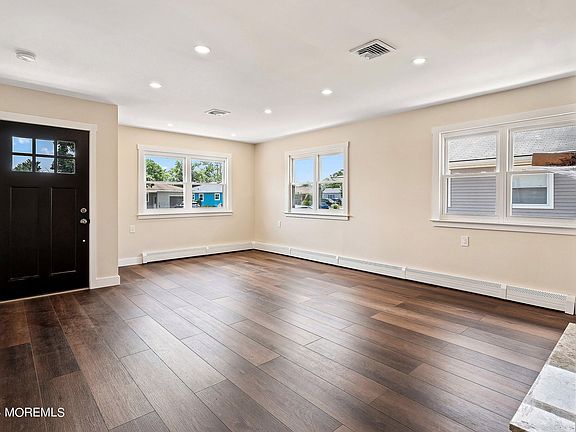 3rd image of 824 Jamaica Boulevard