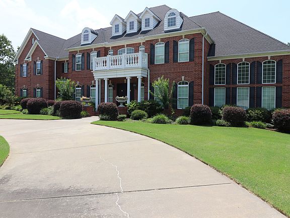 2nd image of 4835 Bay Hill Dr