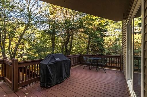 5th image of 17 Aurora Ln #17