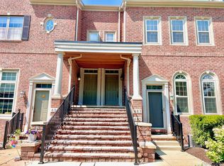 683 River Park Village Blvd #1, Northville, MI 48167