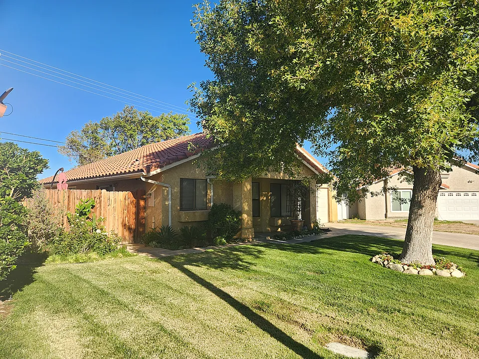 37543 Lilacview Ave