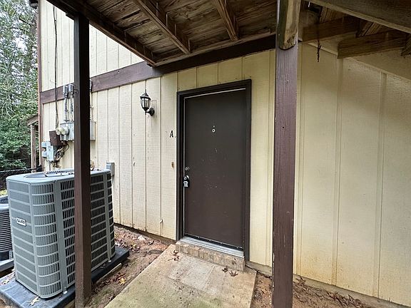 2nd image of 2002 Bradford Ct APT A