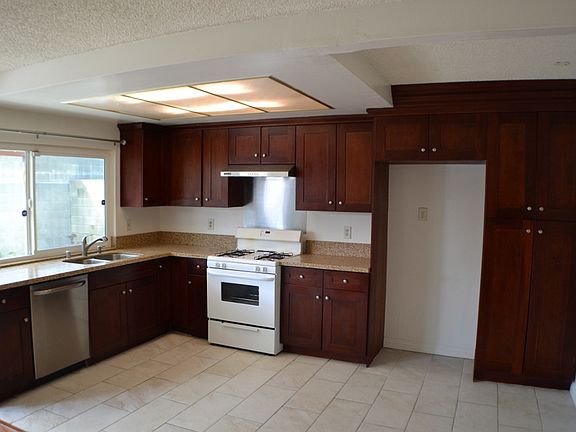 2nd image of 13736 Aclare St