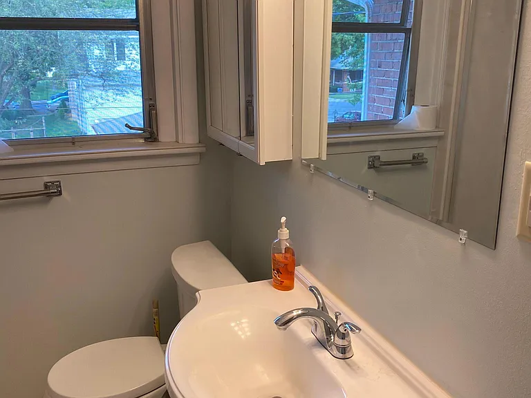 138 Elm St #4 BDRM SEMI — Photo 5