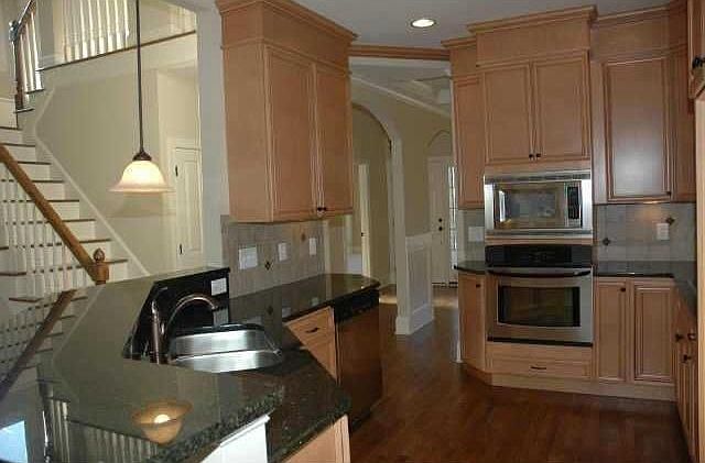 2nd image of 537 Clifton Blue St