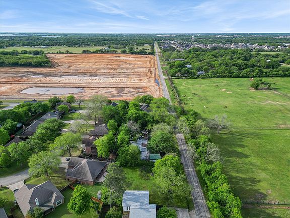 4th image of N Garza Rd