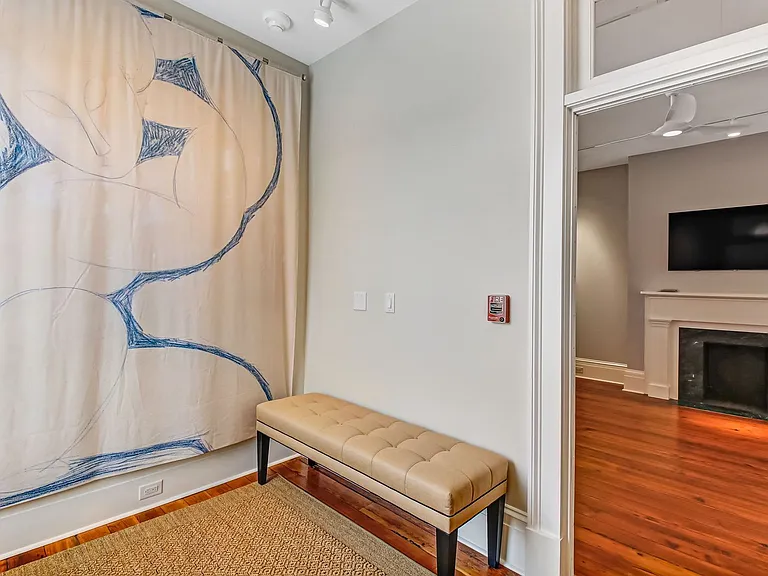 31 E Jones St — Photo 4