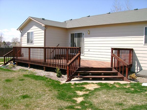 Huge yard and Deck