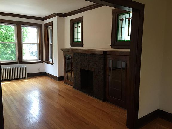 3rd image of 2251 W Cornelia Ave #2F