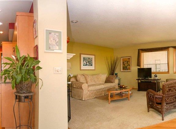 3rd image of 525 Broadway APT 201