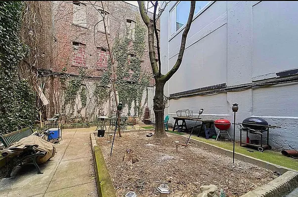 Rented by Compass | media 22