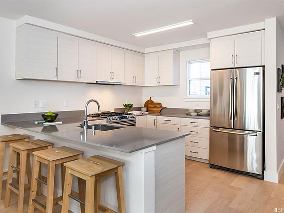 2nd image of 1117 Ocean Ave #305