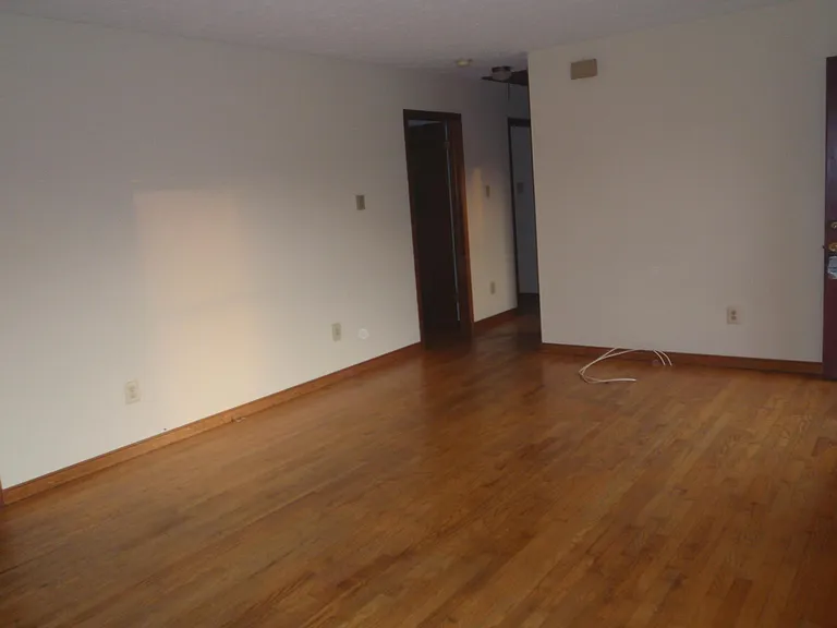 131 N Linden Ave — Photo 3