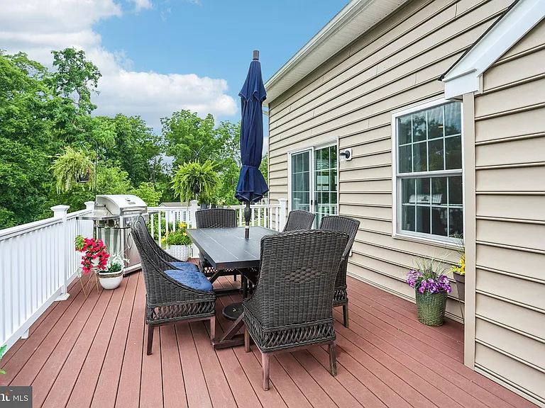 427 Green Meadow Dr — Photo 53