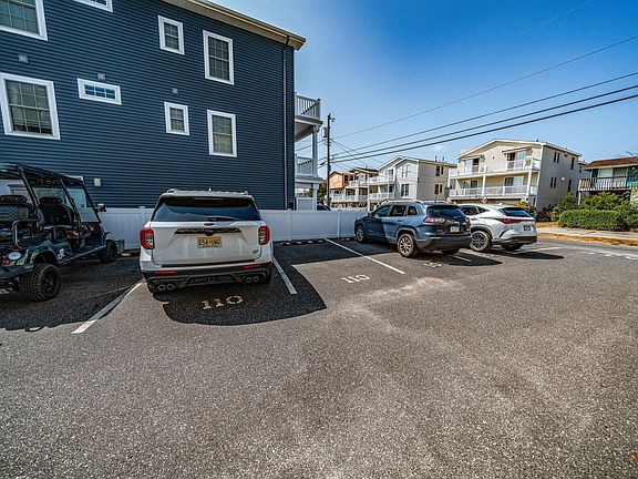 4th image of 110 55th St #110
