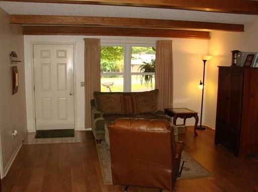 5th image of 15 Dillow Ln