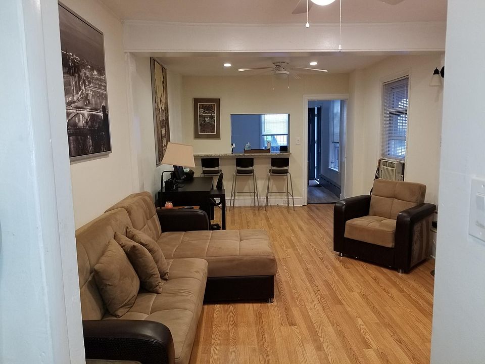 1st image of 559 N 16th St APT 1