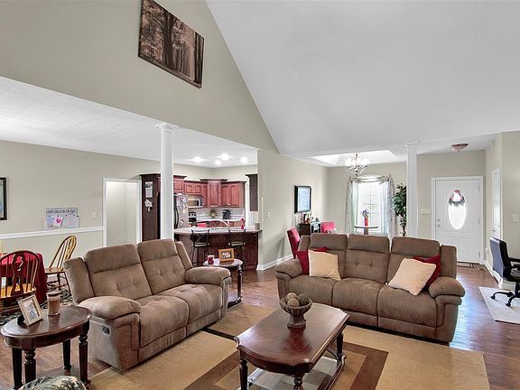 3rd image of 1809 Bellshire Way