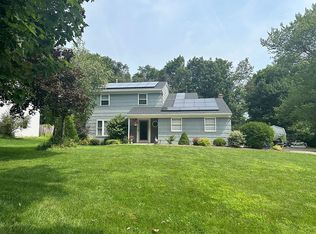 20 Crestmore St, Califon, NJ 07830