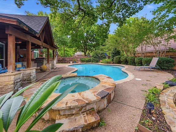 2nd image of 4016 Stone Brooke Dr