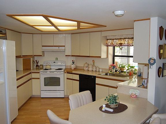 5th image of 343 Hiawatha Way