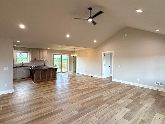 4th image of 2766 New Salem Rd